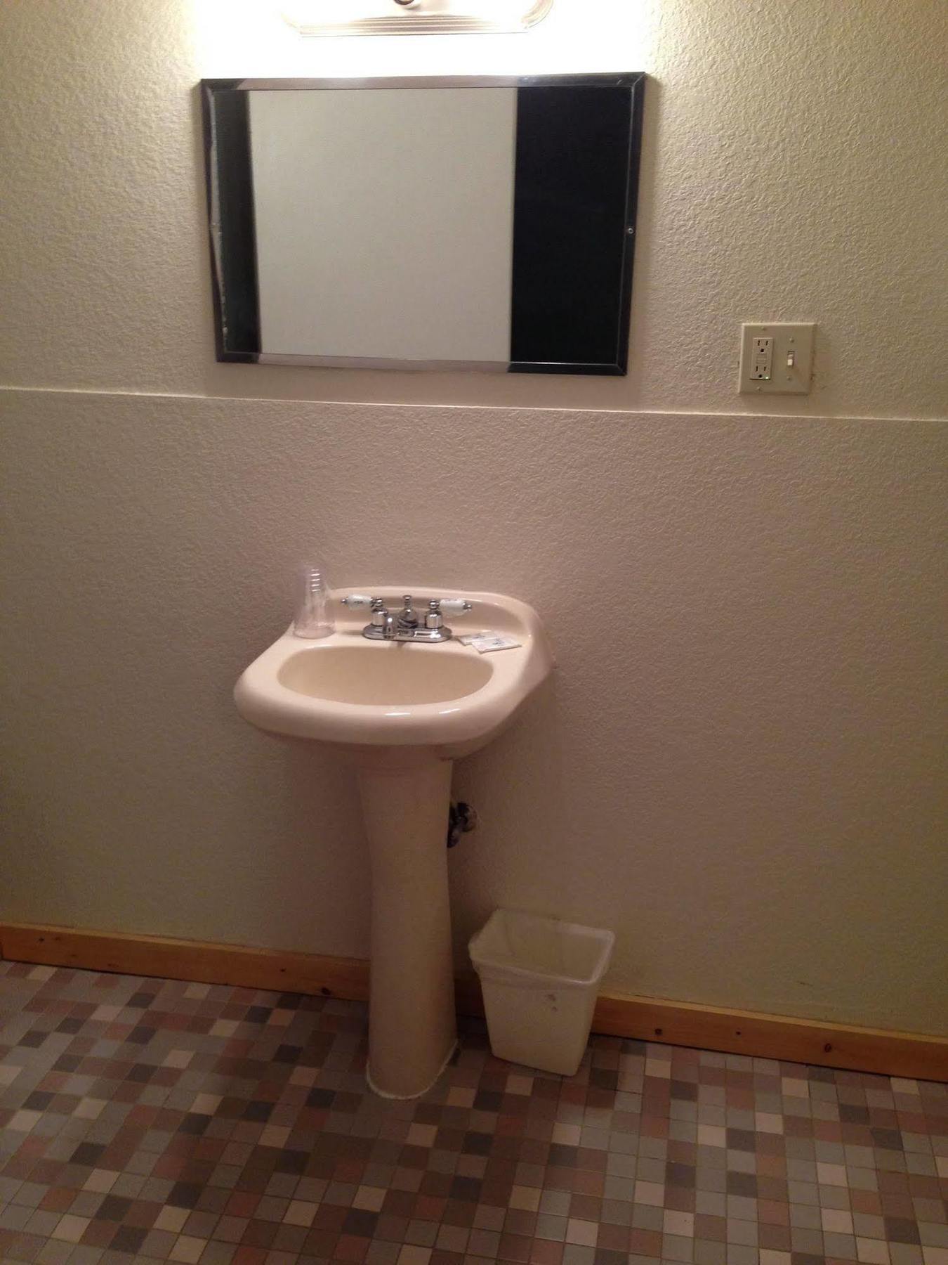 Evergreen Motel 2*